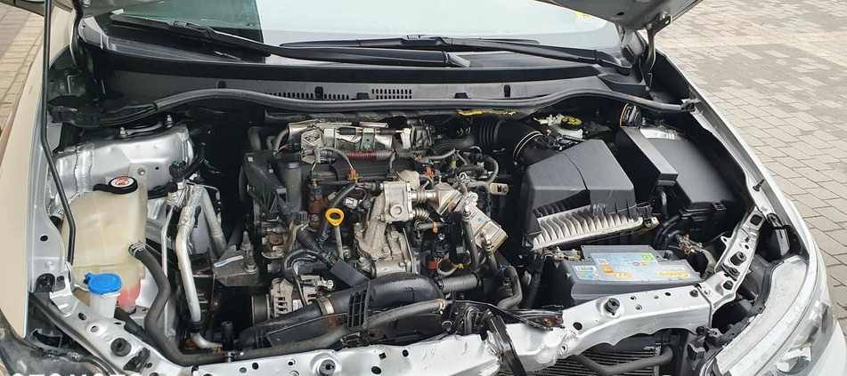 Toyota Auris cena 20500 przebieg: 100351, rok produkcji 2017 z Pasym małe 79